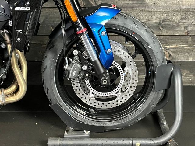 triumph - trident-660