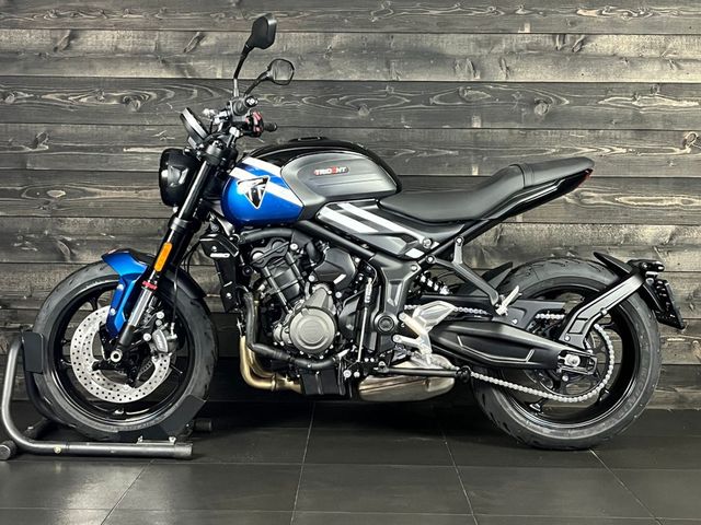 triumph - trident-660