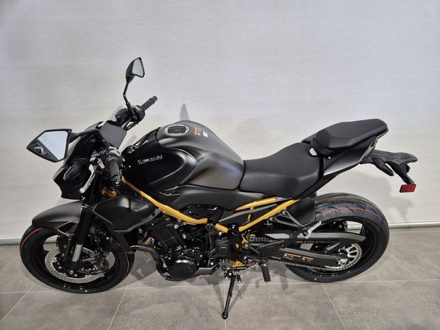 kawasaki - z900