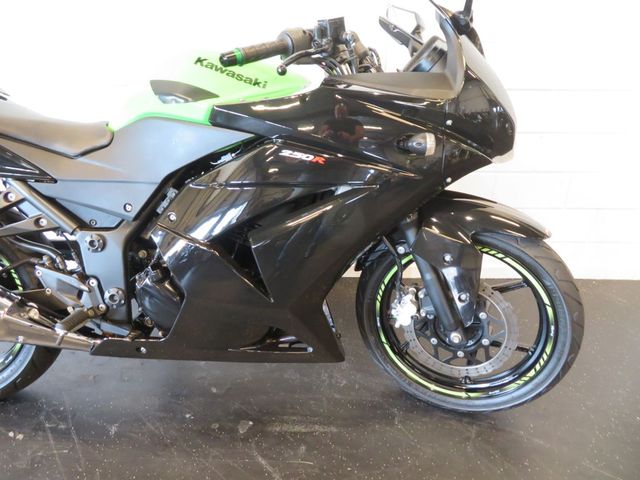 kawasaki - ninja-250-r