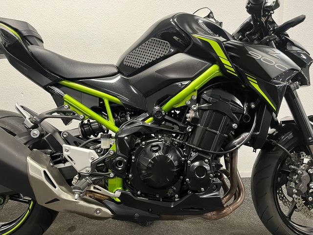 kawasaki - z900