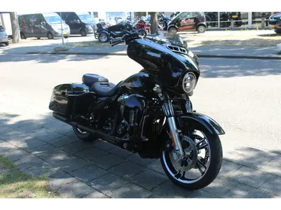 HARLEY-DAVIDSON STREET GLIDE FLHX – foto 4