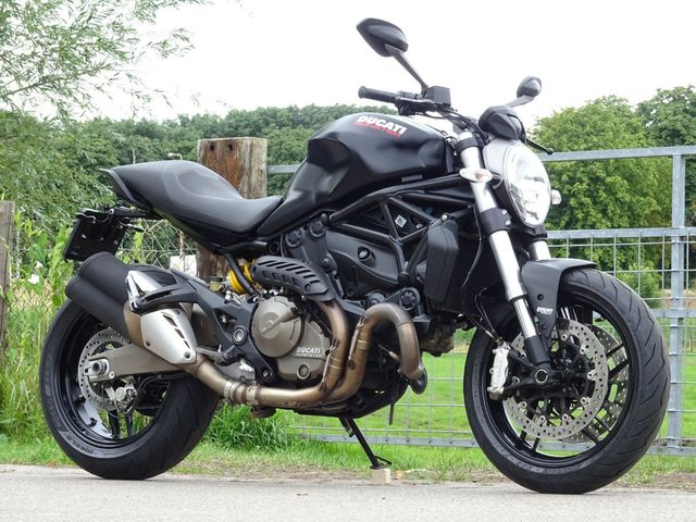 ducati - monster-821-dark