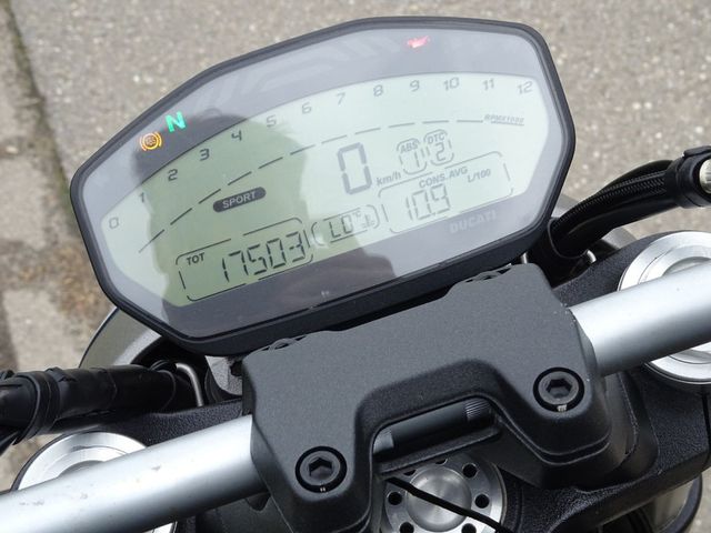 ducati - monster-821-dark
