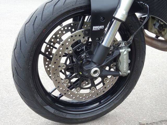 ducati - monster-821-dark