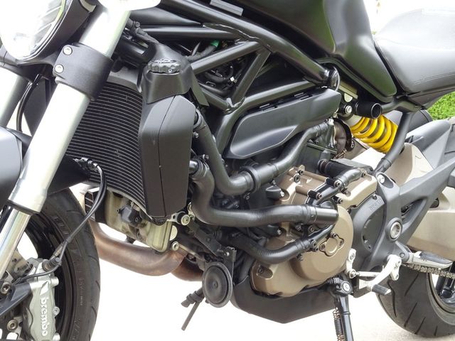 ducati - monster-821-dark