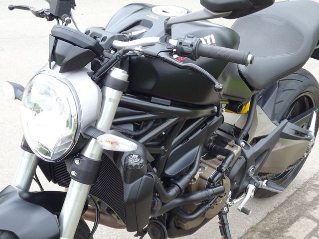 ducati - monster-821-dark