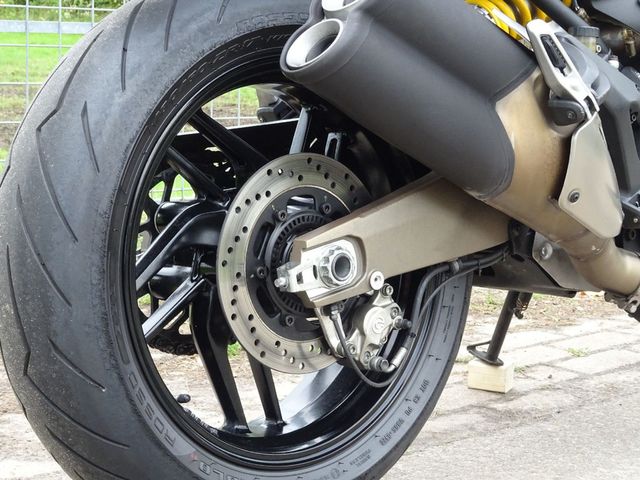 ducati - monster-821-dark