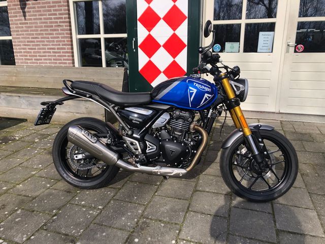 triumph - speed-400