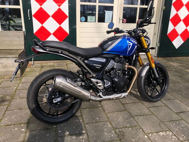 triumph - speed-400