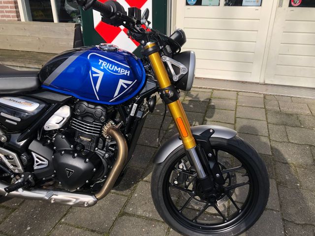 triumph - speed-400