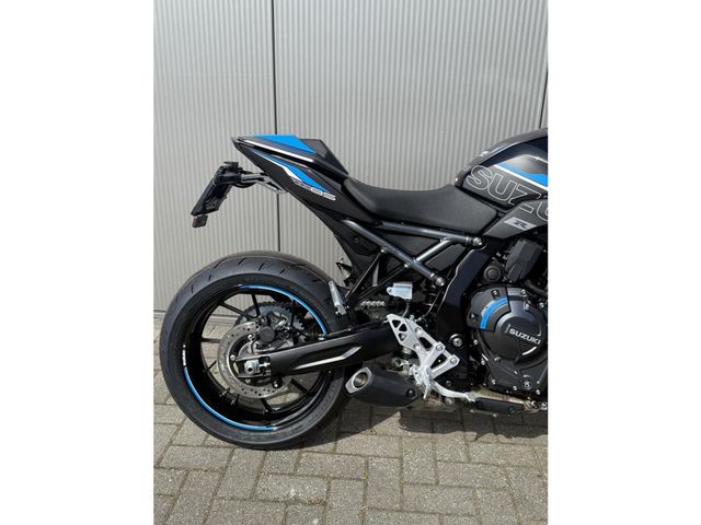 suzuki - gsx-8s