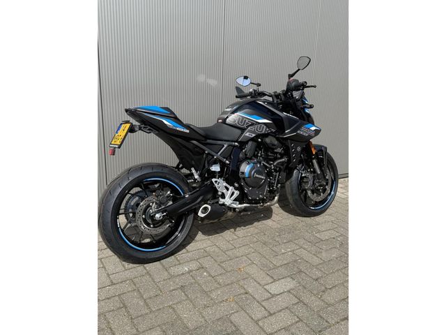 suzuki - gsx-8s
