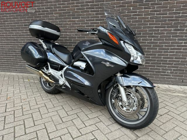 honda - st-1300-pan-european