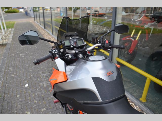 ktm - 1290-super-duke-gt
