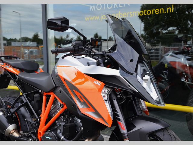 ktm - 1290-super-duke-gt