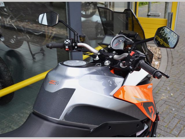 ktm - 1290-super-duke-gt