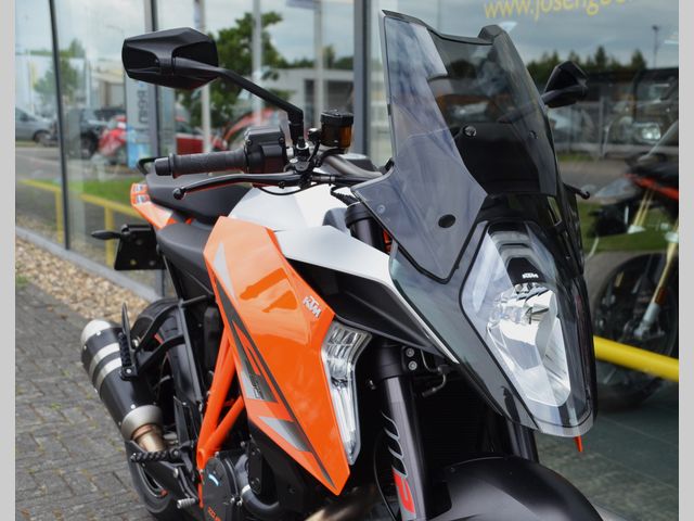 ktm - 1290-super-duke-gt