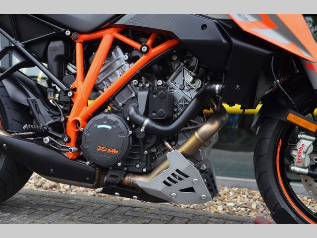 ktm - 1290-super-duke-gt