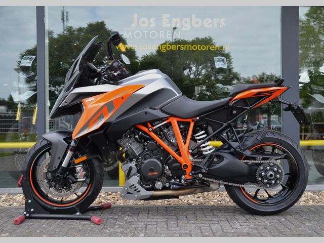 ktm - 1290-super-duke-gt