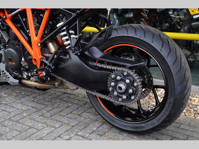 ktm - 1290-super-duke-gt
