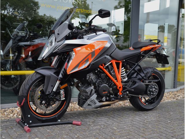 ktm - 1290-super-duke-gt