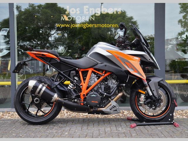 ktm - 1290-super-duke-gt