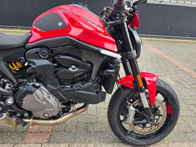 ducati - monster--