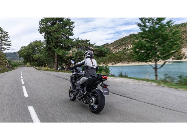 yamaha - tracer-9