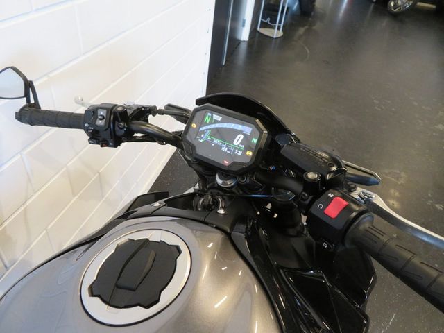 kawasaki - z900