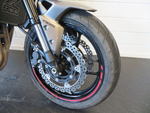 kawasaki - z900
