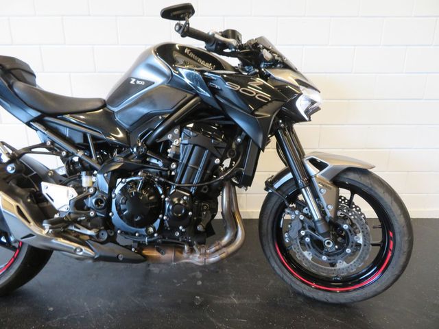 kawasaki - z900