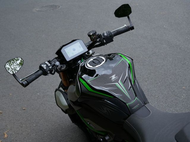kawasaki - z900-se