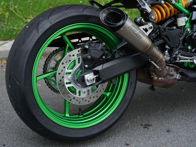 kawasaki - z900-se