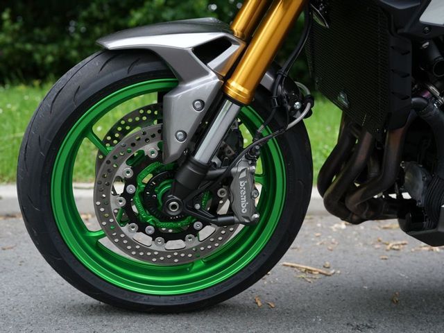 kawasaki - z900-se