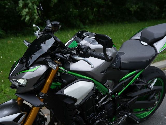 kawasaki - z900-se