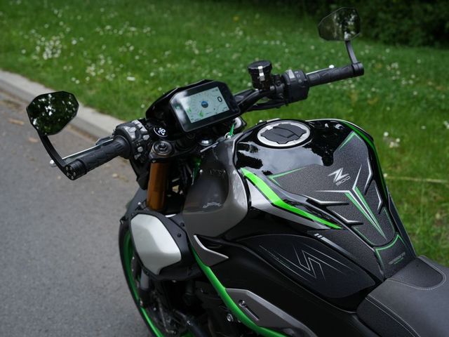 kawasaki - z900-se