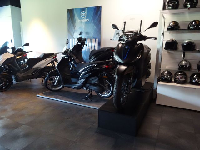 vespa - gts-300-touring