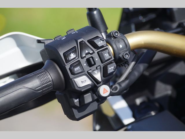 honda - crf-1100-l-africa-twin-adventure-sports