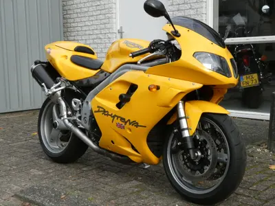 TRIUMPH DAYTONA 955I – foto 2