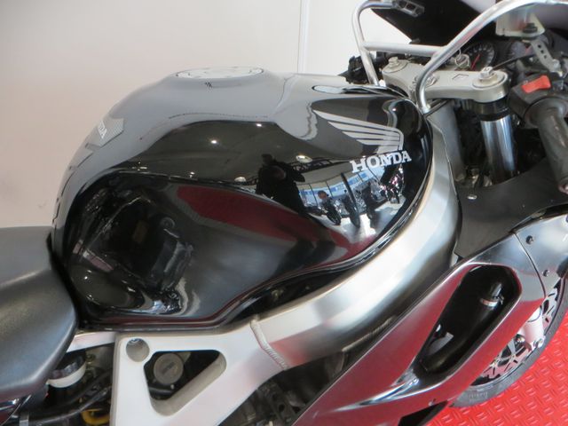 honda - cbr-900-rr-fireblade