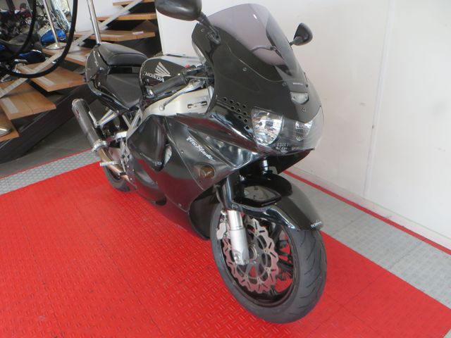 honda - cbr-900-rr-fireblade