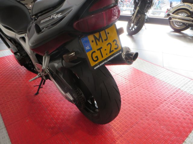 honda - cbr-900-rr-fireblade