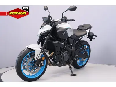 YAMAHA MT 07 Y-AMT – foto 4