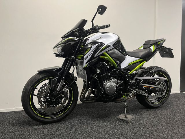 kawasaki - z900