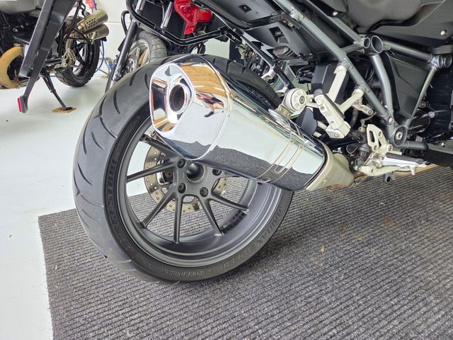 bmw - r-1200-rs