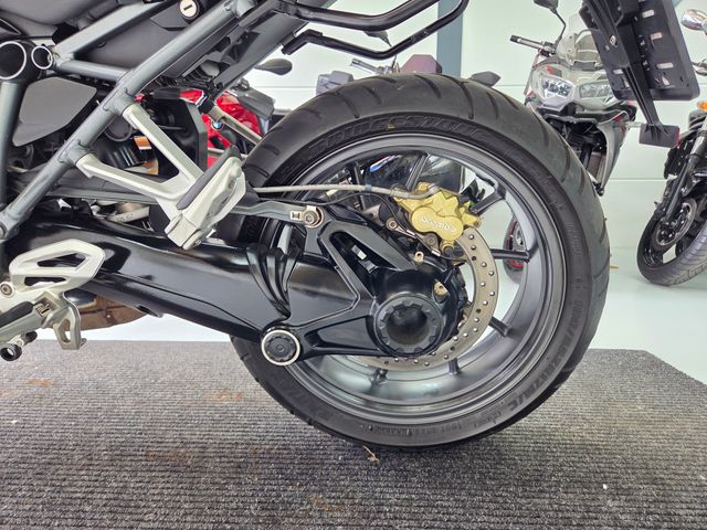 bmw - r-1200-rs