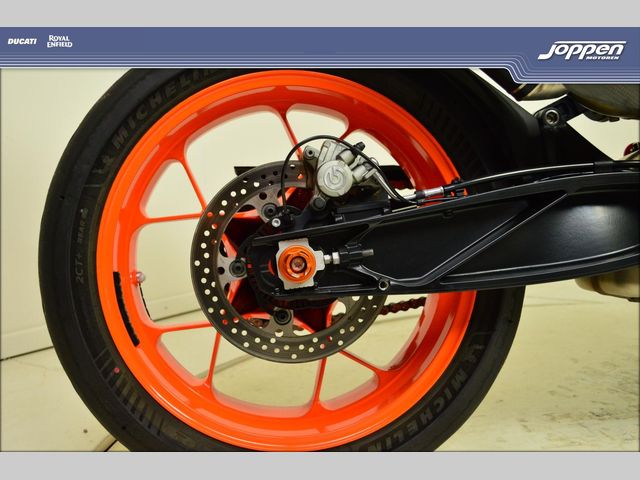 ktm - 890-duke-r