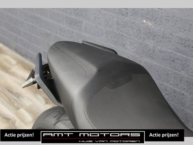 ducati - monster-821-dark