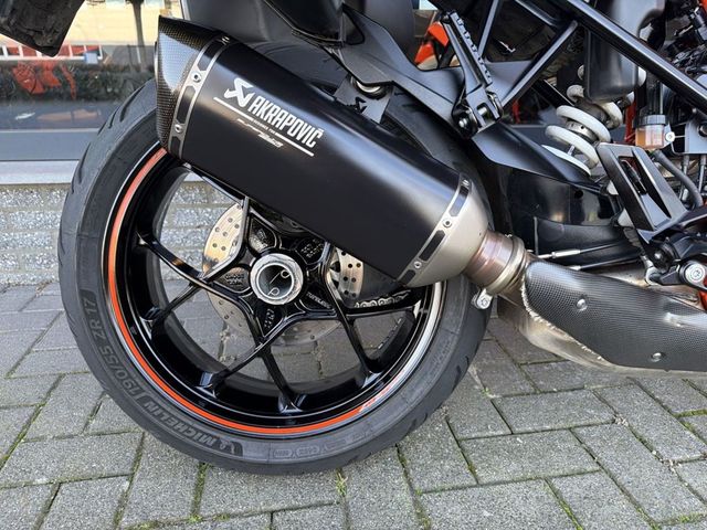 ktm - 1290-super-duke-gt